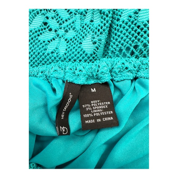 New Directions Cold Shoulder Eyelet Woven Top Size M - Picture 5 of 5